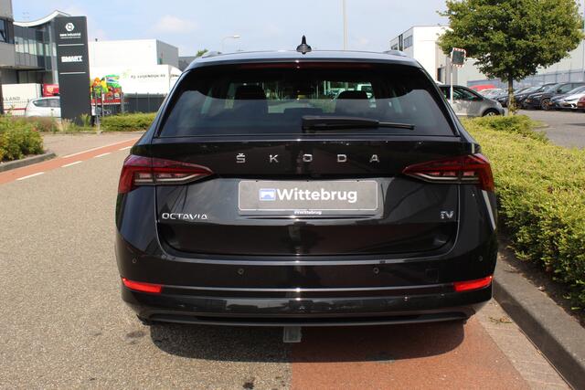 Skoda OCTAVIA Combi 1.0 TSI 110pk Business Edition / Navigatie / Elek Achterklep / Parkeersensoren / Donker Glas / 16" LMV
