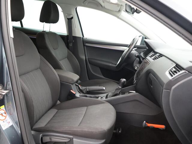 Skoda OCTAVIA Combi 1.0 TSI DSG AUT. STYLE BUSINESS + DIGITALE COCKPIT | SFEERVERLICHTING | CARPLAY | CANTON | TREKHAAK