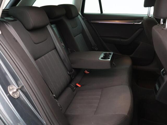 Skoda OCTAVIA Combi 1.0 TSI DSG AUT. STYLE BUSINESS + DIGITALE COCKPIT | SFEERVERLICHTING | CARPLAY | CANTON | TREKHAAK
