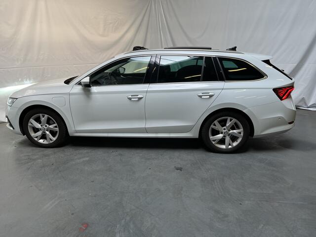 Skoda OCTAVIA Combi 1.4 TSI iV PHEV Style / AUTOMAAT/ PANO/ LEER/ TREKHAAK/ HEAD-UP/ STUUR+STOEL VERWARM. + STOELKOELING/ / MEMORY SEAT/ PARK.SENSOR.V+A/ CAMERA/ KEYLESS/ ACC/ DCC/ SMARTLINK/ CRUISE CONTROL/ DODE HOEK/ DAB/ CLIMA/ NA