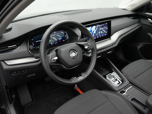 Skoda OCTAVIA Combi 1.0 e-TSI 110 pk DSG Business Edition | Panoramadak | Trekhaak | Navigatie | Stoelverwarming