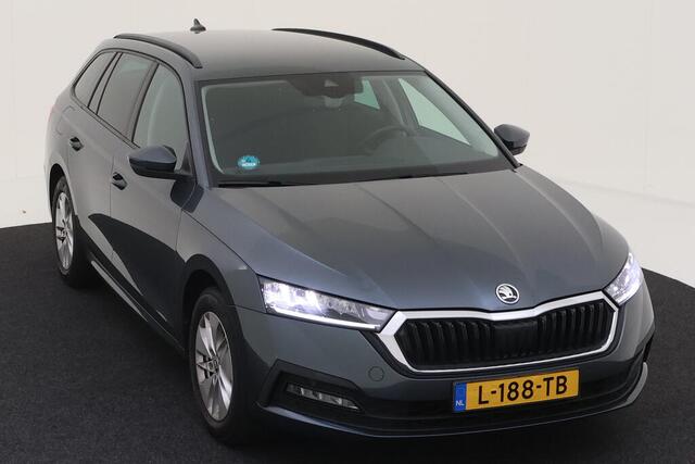 Skoda OCTAVIA Combi 1.0 TSI 110pk Business Edition / Navigatie / Parkeersensoren / 16" LMV