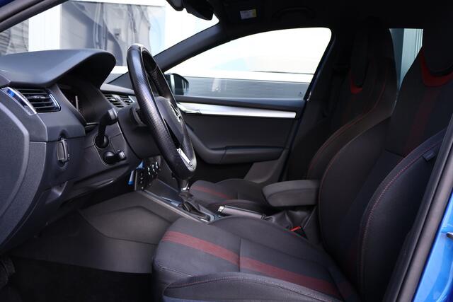 Skoda OCTAVIA Combi 1.5 TSI Sport Business Automaat | 150pk | Virtual Cockpit | LED | Camera | Stoelverwarming | Trekhaak
