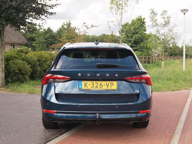 Skoda OCTAVIA Combi 1.4 TSI iV PHEV Business Edition Plus | Camera | Apple Carplay | NL-Auto | Trekhaak | Sfeerverlichting |