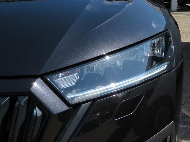 Skoda OCTAVIA 1.4 TSI 204PK IV PHEV SPORTLINE / 19 Inch / Memory Sportstoelen / Zwarte hemel / Stoelverw. / BOVAG garantie