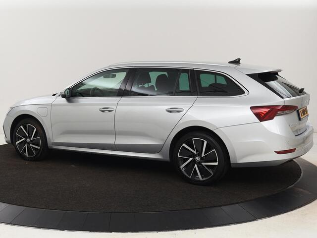 Skoda OCTAVIA 1.4 TSI iV Business Edition | Camera | Sfeerverlichting | Carplay | Navigatie | Digital Cockpit | Full LED | Cruise control | DAB | Climate control | PHEV | Plug In
