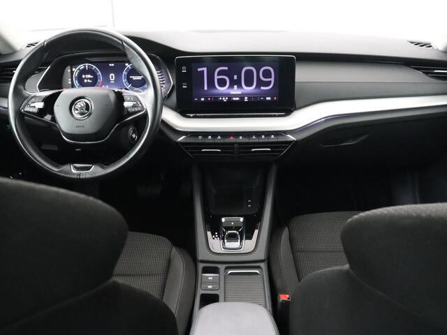 Skoda OCTAVIA 1.4 TSI iV Business Edition | Camera | Sfeerverlichting | Carplay | Navigatie | Digital Cockpit | Full LED | Cruise control | DAB | Climate control | PHEV | Plug In