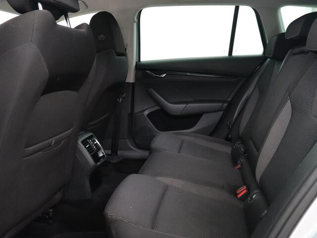 Skoda OCTAVIA 1.4 TSI iV Business Edition | Camera | Sfeerverlichting | Carplay | Navigatie | Digital Cockpit | Full LED | Cruise control | DAB | Climate control | PHEV | Plug In
