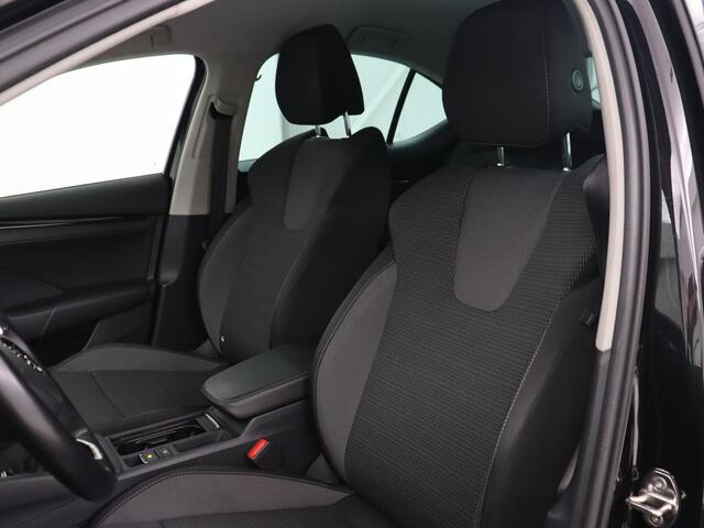 Skoda OCTAVIA 1.0 TSI Business Edition | Camera | Carplay | Navigatie | Full LED | Parkeerhulp | Chrome Pakket | Cruise control | Digital Cockpit | 17'' lichtmetalen velgen