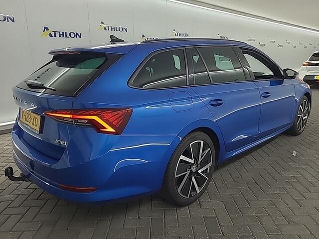 Skoda OCTAVIA Combi 1.0 e-TSI 110PK DSG Sport Business LED Climate control Sportstoelen Stuurverwarming 18" Velgen