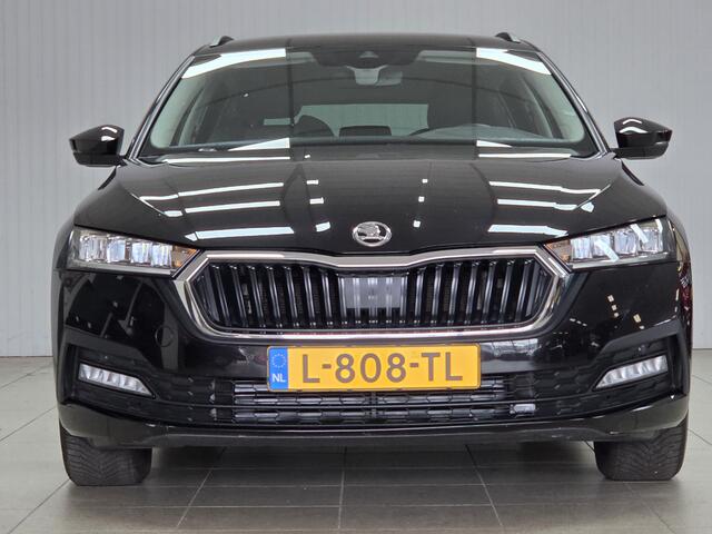 Skoda OCTAVIA Combi 1.0 TSI Business Edition/ LED Koplampen!/ Elek.Klep/ 16''LMV/ Keyless/ DAB+/ Apple+Android/ Clima/ Navi/ Cruise/ Bluetooth/ Multi.LEDER.Stuur/ Elek.Pakket/ Isofix/ PDC Achter.