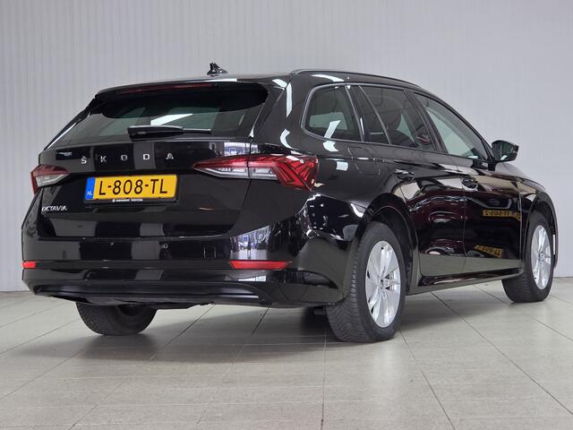 Skoda OCTAVIA Combi 1.0 TSI Business Edition/ LED Koplampen!/ Elek.Klep/ 16''LMV/ Keyless/ DAB+/ Apple+Android/ Clima/ Navi/ Cruise/ Bluetooth/ Multi.LEDER.Stuur/ Elek.Pakket/ Isofix/ PDC Achter.