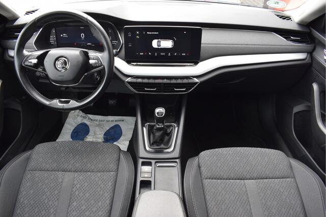 Skoda OCTAVIA Combi 1.5 TSI First Edition Nw model! Panorama, Virtual cockpit, Adaptive cruise, Keyless, Carplay, Trekhaak