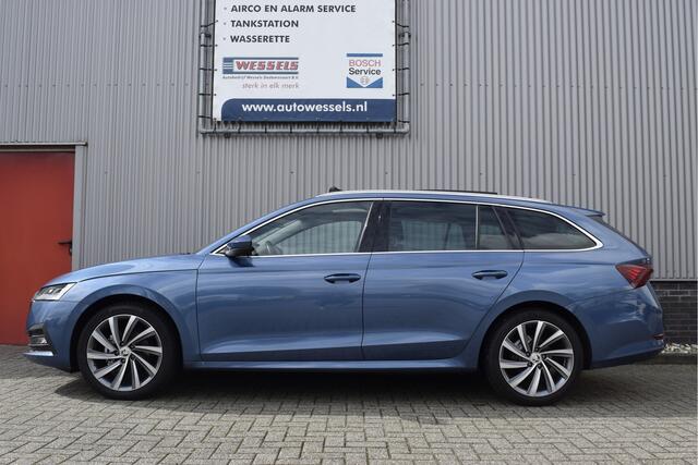 Skoda OCTAVIA Combi 1.5 TSI First Edition Nw model! Panorama, Virtual cockpit, Adaptive cruise, Keyless, Carplay, Trekhaak