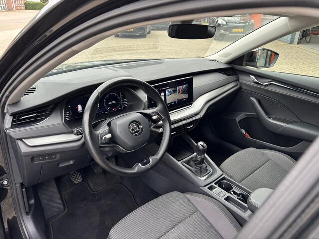 Skoda OCTAVIA Combi 1.0 TSI Business Edition / Trekhaak / Camera / Navi / Cruise Control / Climate Control /