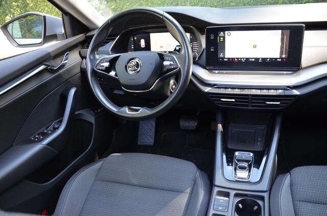 Skoda OCTAVIA Combi 1.4 TSI iV PHEV Business Edition Automaat/Navi/Led/Pdc/Ecc/Stoelverwarming/Virtual cockpit/Cr-Controle/18-Inch Lmv/Panoramadak