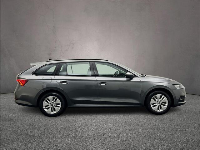 Skoda OCTAVIA Combi Business Edition 1.0 TSI 110pk Cruise control, Navigatie, Parkeersensoren, Elektrische achterklep, App connect, LED koplampen, Airco, DAB, Radio, Bluetooth