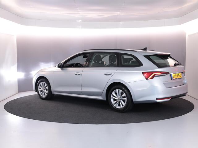 Skoda OCTAVIA Combi 1.5 TSI Edition 115 pk | Verlengde garantie | Navigatie via App | Parkeersensoren | Apple Carplay/Android Auto | Stoelverwarming |