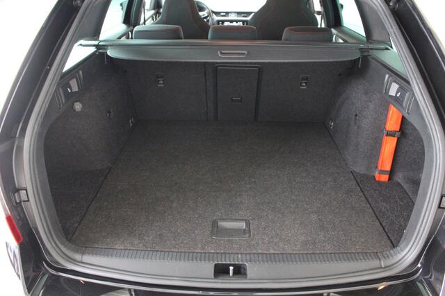 Skoda OCTAVIA Combi 1.0 TSI Greentech Sport Business Trekhaak | Navigatie | DAB Radio |