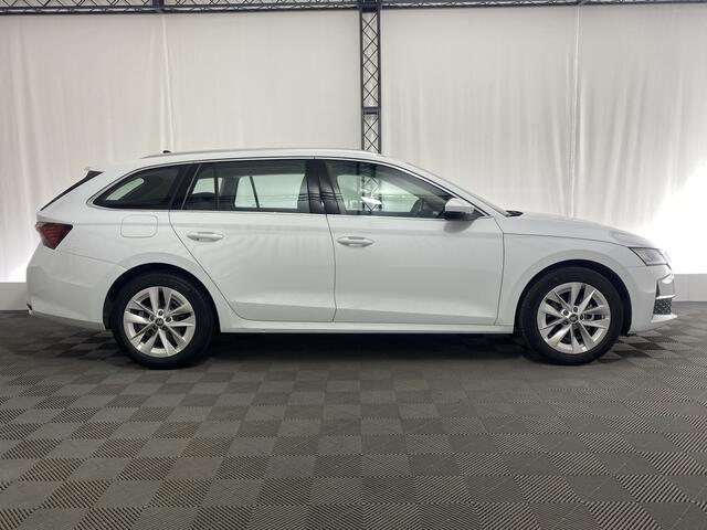 Skoda OCTAVIA Combi 1.5 TSI MHEV Business Edition Automaat | Apple Carplay | Elek. Trekhaak | ACC | DAB |