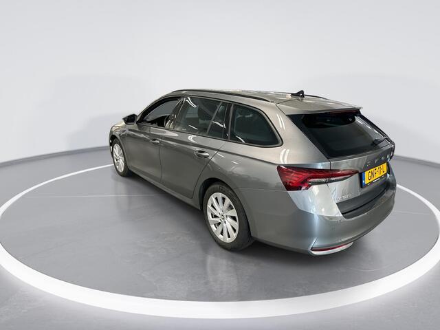 Skoda OCTAVIA Combi 1.5 TSI 115pk DSG MHEV Business Edition Plus · Camera · Apple/Android Car Play · Elek. Trekhaak · P-Sensoren · Elek. Achterklep · 17'' Inch · Garantie t/m 29-09-2028 of 100.000km