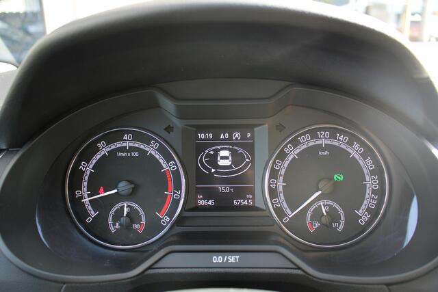 Skoda OCTAVIA Combi 1.5 TSI Greentech Business Edition Automaat | Navigatiesysteem | Trekhaak | All season banden