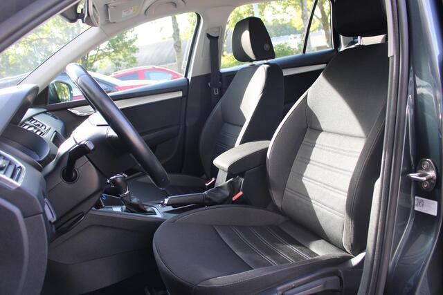 Skoda OCTAVIA Combi 1.5 TSI Greentech Business Edition Automaat | Navigatiesysteem | Trekhaak | All season banden
