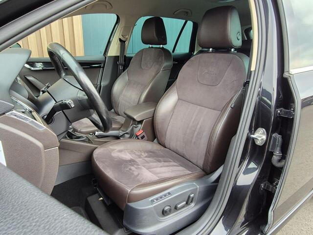 Skoda OCTAVIA Combi 1.8 TSI Greentech 4x4 Laurin en Klement | Canton | Carplay | Bi-xenon | Navi | Memory | Trekhaak