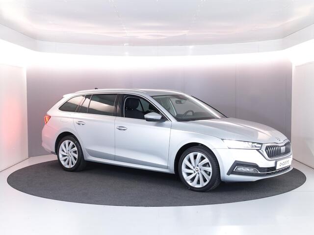 Skoda OCTAVIA Combi 1.4 TSI iV PHEV Style 204 pk Automaat (DSG) | Navigatie | Parkeersensoren | Autom. airco (3 zones) | Elektr. voorstoelen met memory | Stoelverwarming v/a | Head-up display |