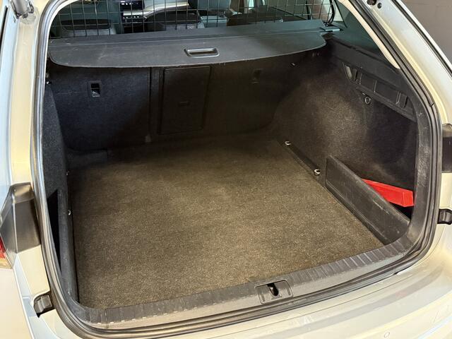 Skoda OCTAVIA Combi 1.0 e-TSI Business Edition Plus | Camera | Dodehoeksensoren | Apple carplay