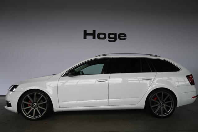 Skoda OCTAVIA Combi 2.0 TDI Greentech Style Automaat Clima Navigatie Panoramadak Dealer Onderhouden! Inruil mogelijk