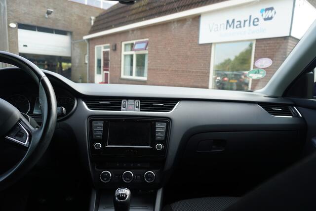 Skoda OCTAVIA 1.0 TSI Greentech Ambition Business TREKHAAK CLIMA NAVI