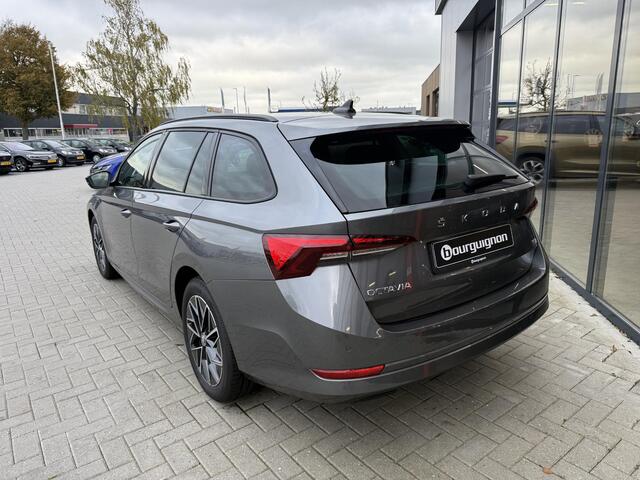 Skoda OCTAVIA Combi 1.4 TSi 204 Pk Automaat iV PHEV Business edition | Cruise Control | Virtual Cockpit | Carplay | Parkeersensoren | Leder Stuur | Climate Control | 17 Inch | 22.799 km!!