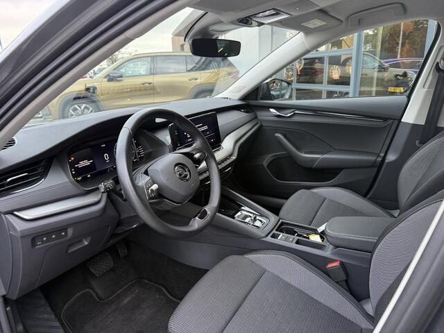 Skoda OCTAVIA Combi 1.4 TSi 204 Pk Automaat iV PHEV Business edition | Cruise Control | Virtual Cockpit | Carplay | Parkeersensoren | Leder Stuur | Climate Control | 17 Inch | 22.799 km!!