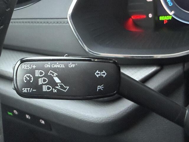 Skoda OCTAVIA Combi 1.4 TSi 204 Pk Automaat iV PHEV Business edition | Cruise Control | Virtual Cockpit | Carplay | Parkeersensoren | Leder Stuur | Climate Control | 17 Inch | 22.799 km!!