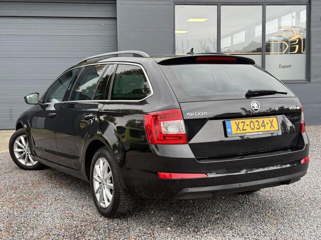 Skoda OCTAVIA Combi 1.2 TSI Greentech Style Navi,Clima,Cruise,PDC V+A,Stoelverwarming,Bluetooth,APK tot 05-2026