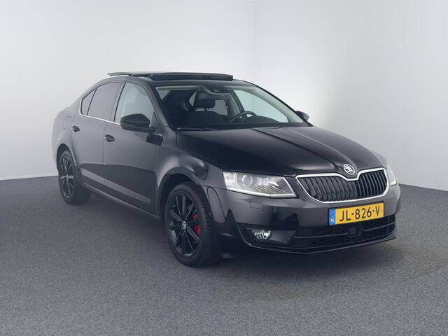 Skoda OCTAVIA 1.4 TSI Greentech Style Businessline | Pano | Camera | Canton | Trekhaak | Carplay |