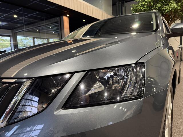 Skoda OCTAVIA Combi 1.0 TSI Greentech Ambition Business Navigatie | Apple Carplay | Trekhaak | Nette auto