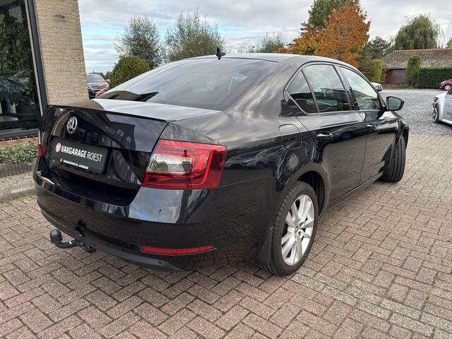Skoda OCTAVIA 1.5 TSI Automaat Business Edition Trekhaak / Camera / Carplay