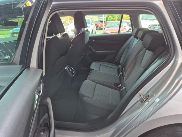 Skoda OCTAVIA Octavia Combi,1.5 e-TSI Business Edition, Trekhaak, 1500KG, Camer, stoel verwarming, VC, Automaat