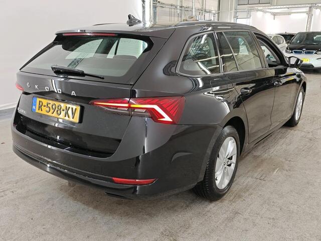 Skoda OCTAVIA Combi 1.0 Business Edition 1e Eigenaar | NL-Auto | Volledig Onderh. | BTW | Stoelverwarming | Camera | Navi | Elek Klep | Cruise | Full-Led | Keyless | DAB | PDC |
