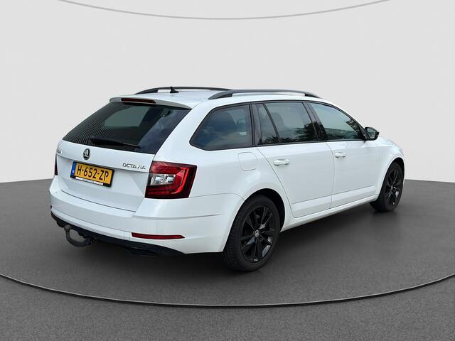 Skoda OCTAVIA Combi 1.5 TSI Greentech Sport Business | Trekhaak | Sportstoelen | Carplay | DSG | Parkeersensoren