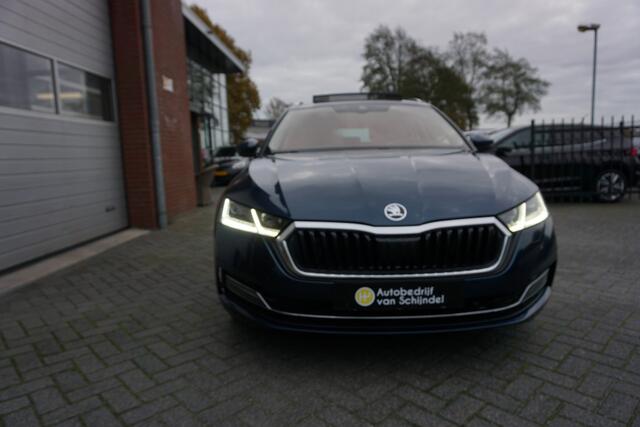 Skoda OCTAVIA Combi 1.5 150PK ACT E-TECH DSG7 STYLE CLEVER LUXE KEURIGE NETTE STAAT PANORAMADAK FULL LED CAMERA ANDROID/APPLECARPLAY NAVI STOEL+STUURVERWARMING ADAPTIEVE CRUISE CLIMA PDC V+A ELECTR.KLEP BLUETOOTH ENZ...