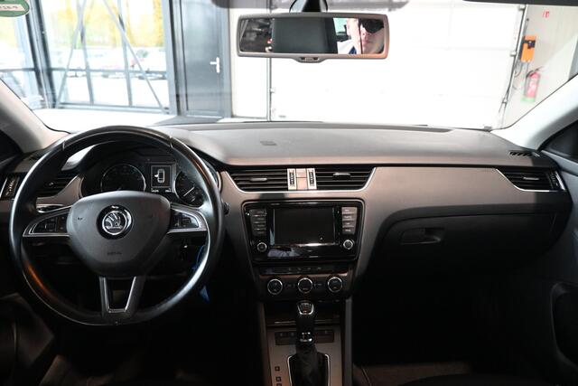 Skoda OCTAVIA Combi 1.2 TSI Greentech Ambition Businessline Automaat Navigatie Rijklaarprijs Inruil Mogelijk!