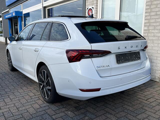 Skoda OCTAVIA Combi 1.4 TSI iV PHEV Style / AUTOMAAT/ PANO/ CAMERA/ PARK. SENSOREN/ MEMORY SEATS/ HEAD-UP DISPLAY/ DDC/ CRYSTAL LIGHTING/ DODE HOEK/ KEYLESS/ STOEL VERWARM. V & A/ STUURVERWARM./ ADAPT. CRUISE/ SMARTLINK/