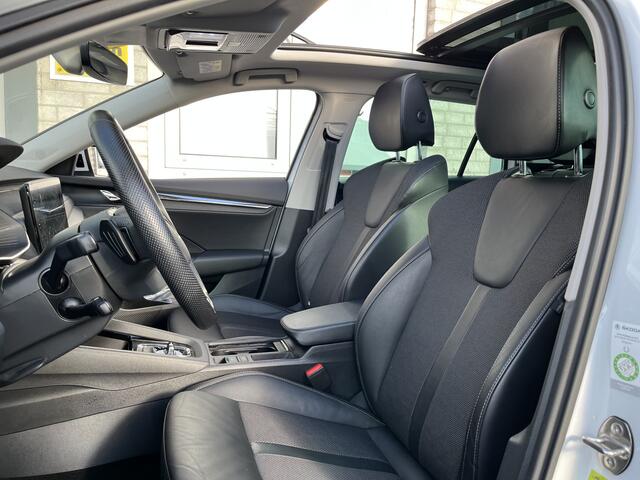 Skoda OCTAVIA Combi 1.4 TSI iV PHEV Style / AUTOMAAT/ PANO/ CAMERA/ PARK. SENSOREN/ MEMORY SEATS/ HEAD-UP DISPLAY/ DDC/ CRYSTAL LIGHTING/ DODE HOEK/ KEYLESS/ STOEL VERWARM. V & A/ STUURVERWARM./ ADAPT. CRUISE/ SMARTLINK/