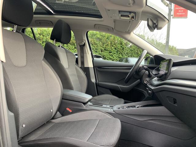 Skoda OCTAVIA Combi PHEV aut., Pano | 17inch | Digi cockpit