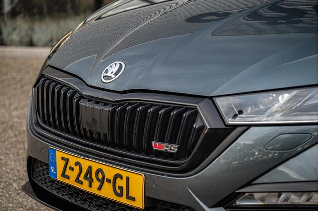 Skoda OCTAVIA Combi 1.4 TSI RS iV PHEV Business | HUD | Massage | ACC | DCC | Camera | Elek. Achterklep | Dodehoek