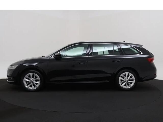 Skoda OCTAVIA Combi 1.5 e-TSI Hybride Business Edition Plus Bj 2021 Km 8399 Unieke stand Dealer onderhouden