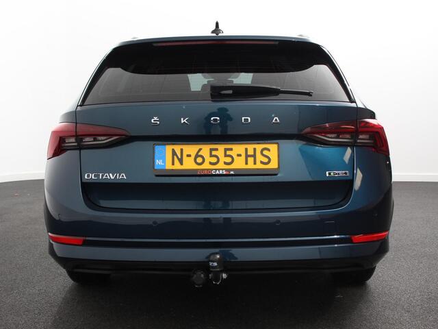 Skoda OCTAVIA Combi 1.0 e-TSI Automaat Business Edition Climate control | Cruise control | Parkeersensoren | Navigatie | LED | Trekhaak | Lichtmetalen velgen | Apple Carplay / Android Auto